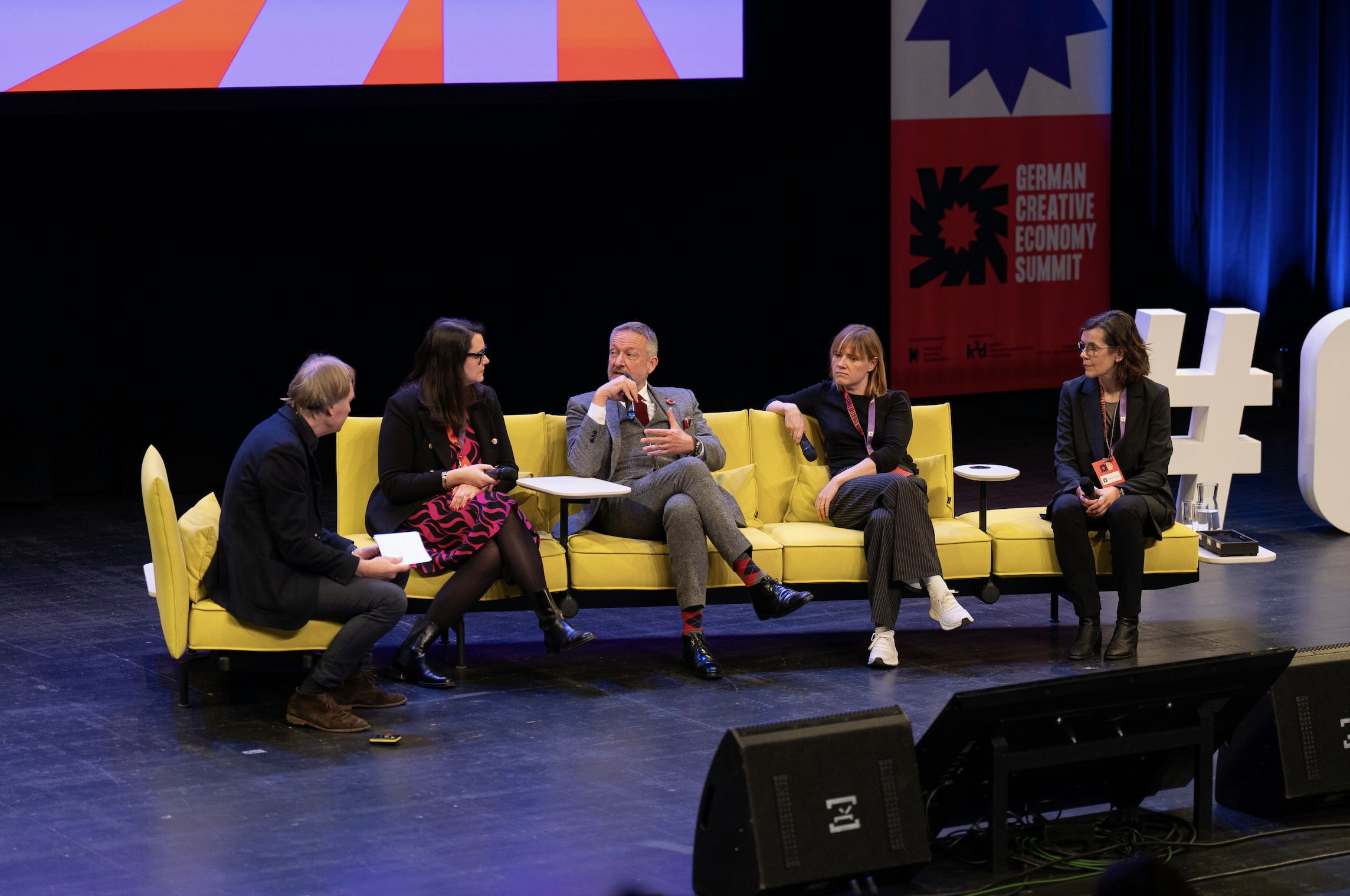 Peter Kraus vom Cleff, Reiner Nagel, Karin Loosen, Florian Reiff and Theresa Schleicher discussed the topic of city centres of the future at the GCES