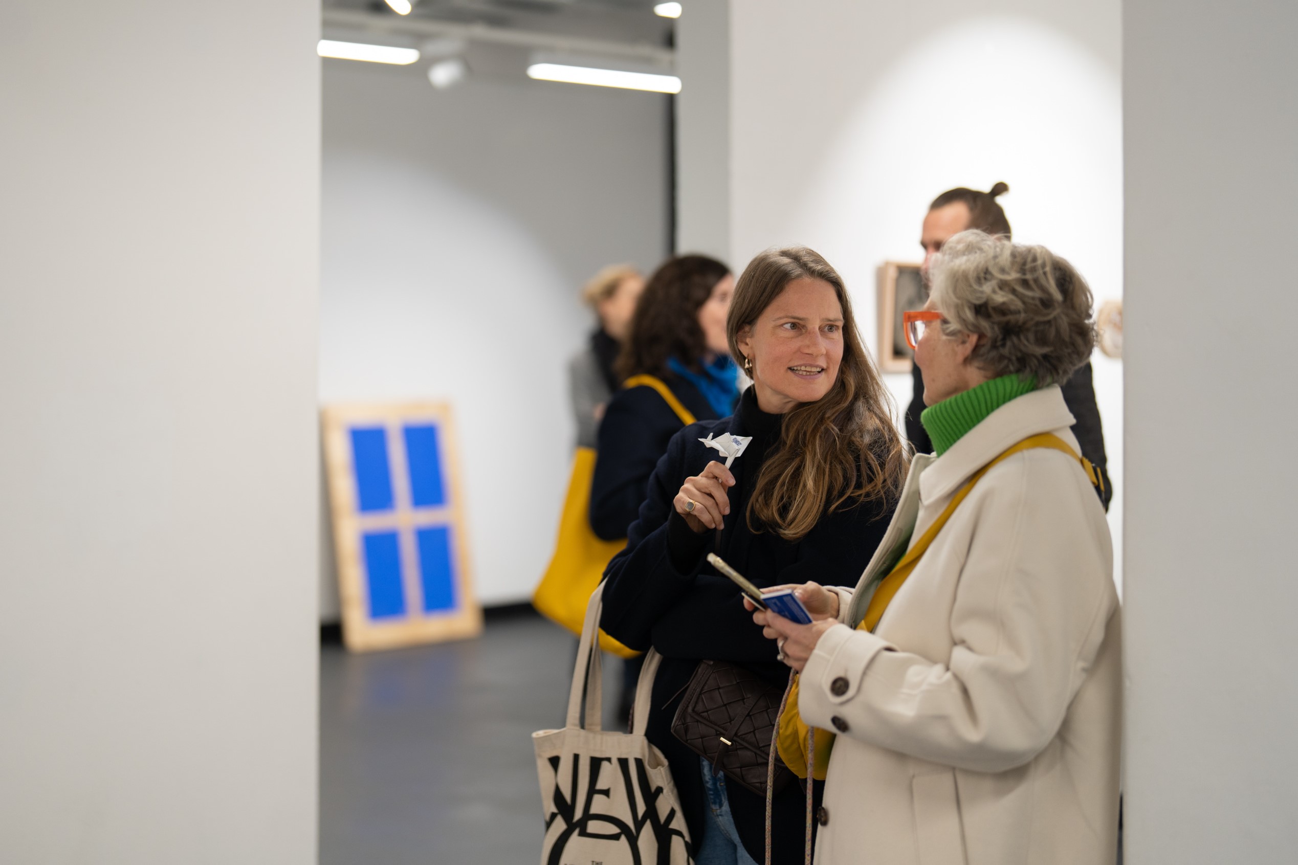 Exhibition opening of "Utopia - a collective work" with the five Hamburg artists Kerstin Inga Tolpeit, Lara Leonie Keuthen, Maren Holz, Roman Dachsel and Bente Singelmann. © Jan-Marius Komorek